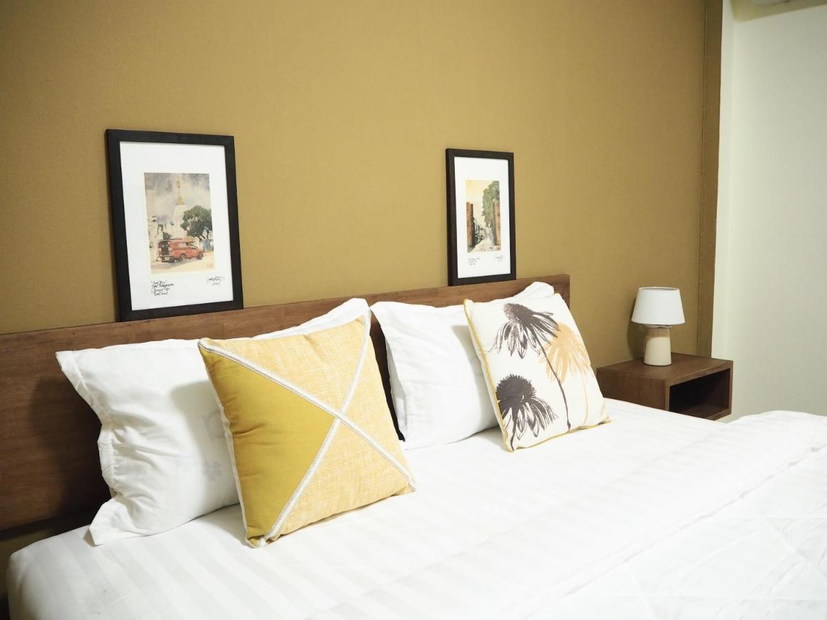 Bua House Poshtel Hotel เชียงใหม่ ภายนอก รูปภาพ
