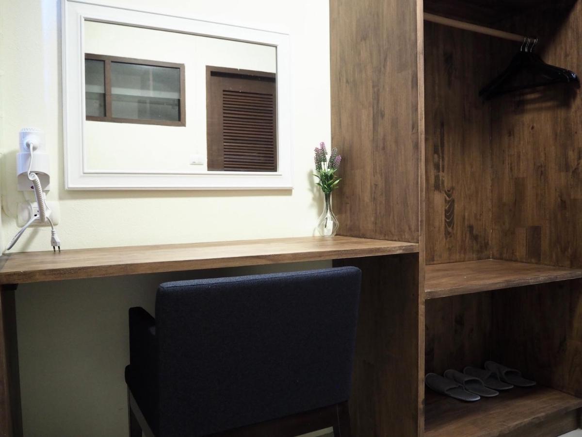 Bua House Poshtel Hotel เชียงใหม่ ภายนอก รูปภาพ