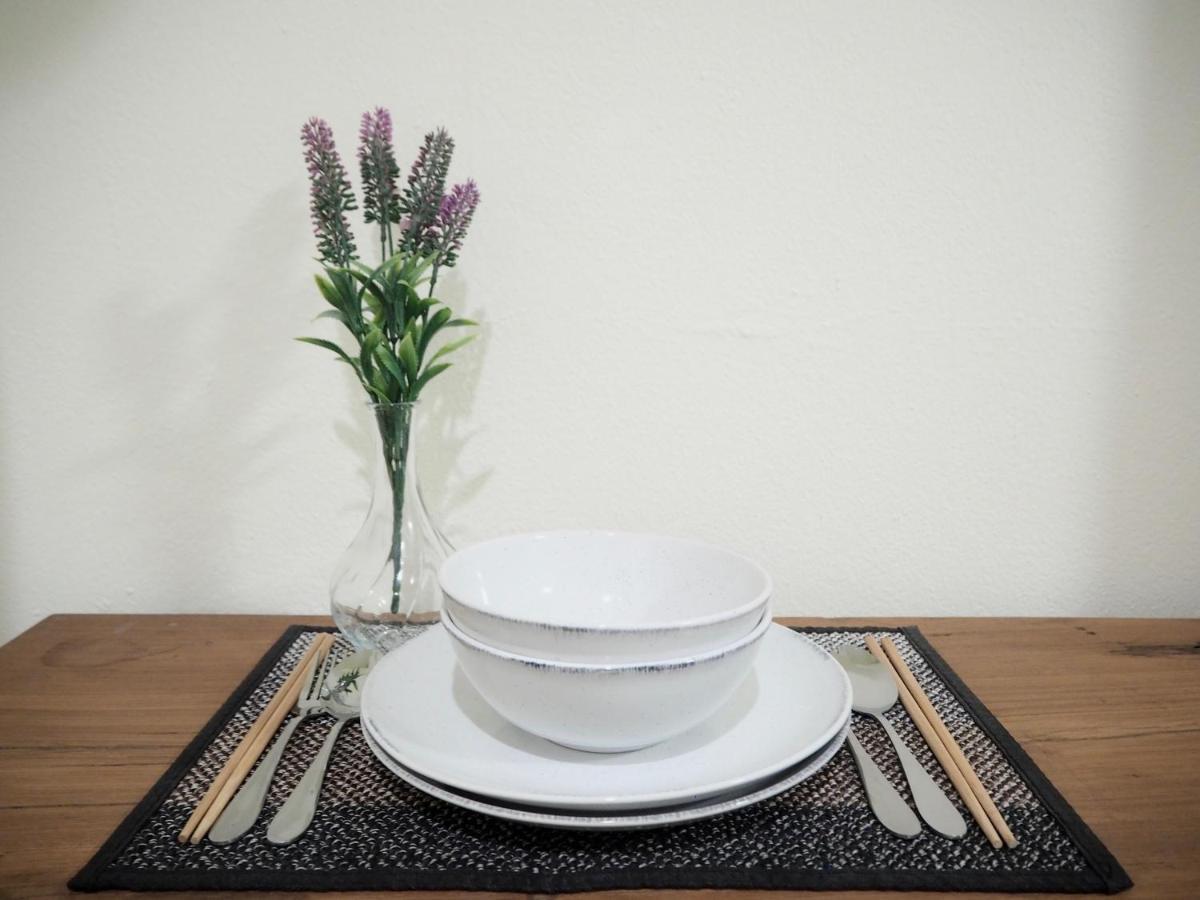 Bua House Poshtel Hotel เชียงใหม่ ภายนอก รูปภาพ