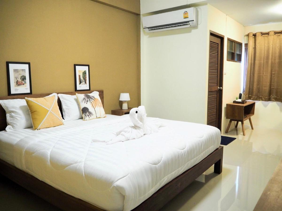 Bua House Poshtel Hotel เชียงใหม่ ภายนอก รูปภาพ